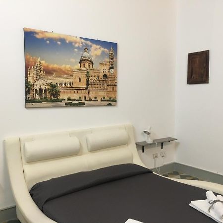 Le Stanze Di Regina Margherita Hotel Palermo Exterior photo
